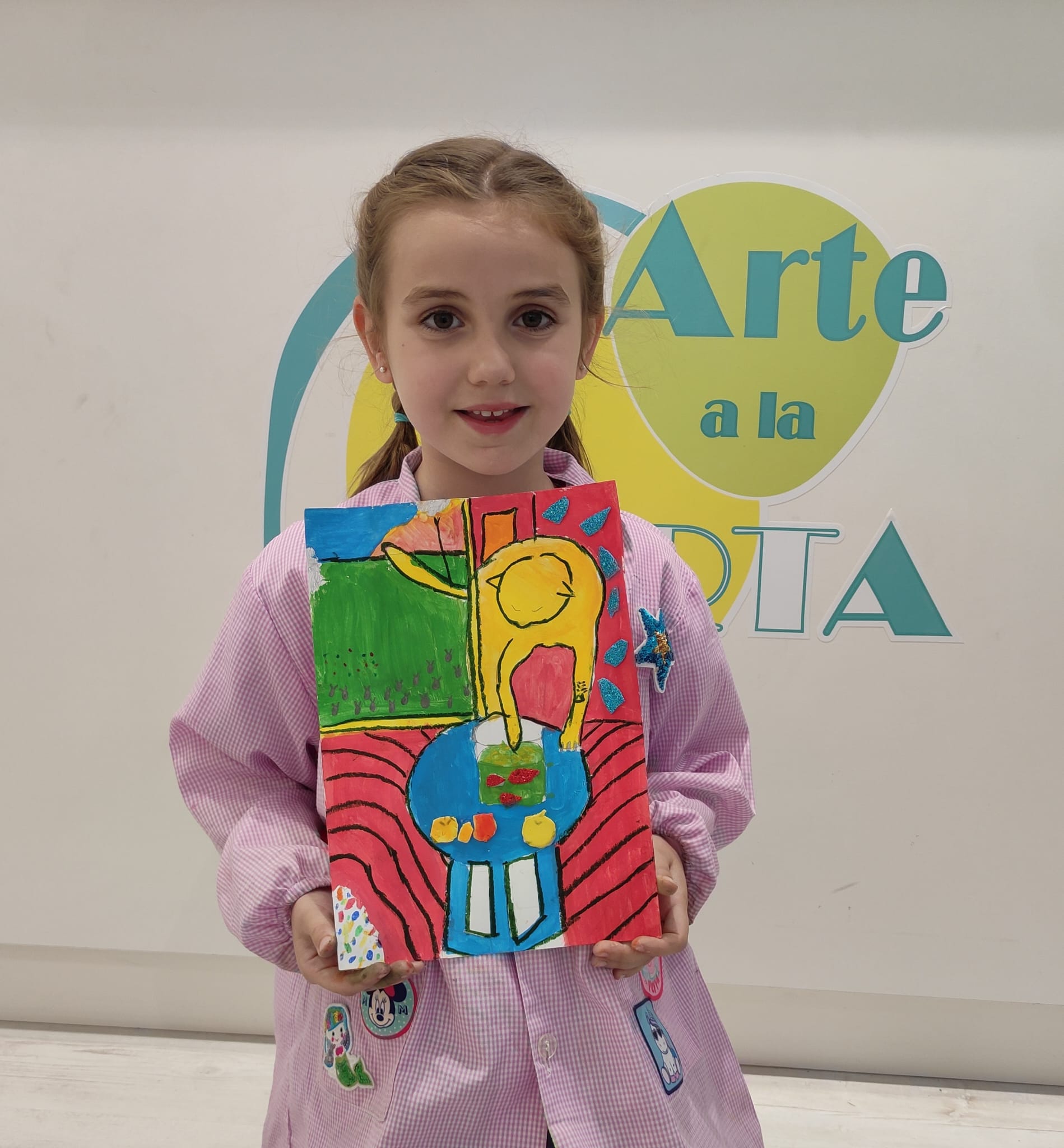 niña con un dibujo de Matisse